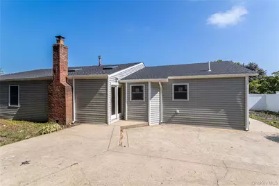 23 Waterford Drive, Wheatley Heights, NY 11798 - Photo 37