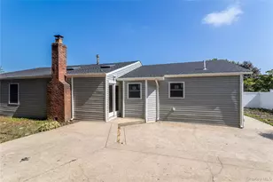 23 Waterford Dr, Wheatley Heights, NY 11798 - Photo 37