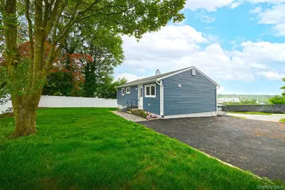 6 Ralph Young Avenue, Glen Cove, NY 11542 - Photo 27