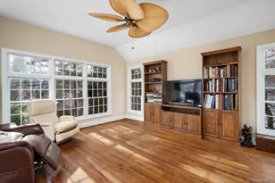 38 Mason Dr, Manhasset, NY 11030 - Photo 9