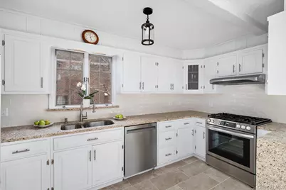 38 Mason Drive, Manhasset, NY 11030 - Photo 15