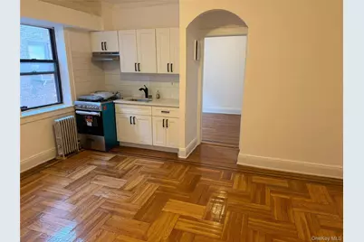 61-40 Saunders Street #D24, Rego Park, NY 11374 - Photo 7