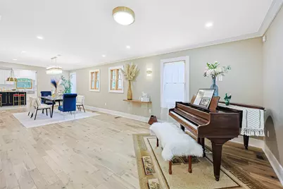 351 Hollywood Avenue, Douglaston, NY 11363 - Photo 11