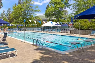 42-30 Douglaston Pkwy, Douglaston, NY 11363 - Photo 39