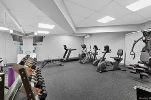 42-30 Douglaston Pkwy, Douglaston, NY 11363 - Photo 25