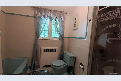 8177 Utopia Pkwy, Jamaica, NY 11432 - Photo 9