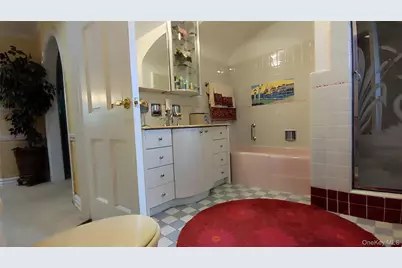 8177 Utopia Pkwy, Jamaica, NY 11432 - Photo 13
