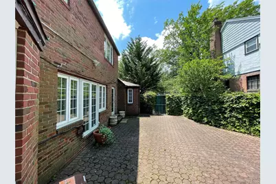 8177 Utopia Pkwy, Jamaica, NY 11432 - Photo 47