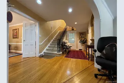 8177 Utopia Pkwy, Jamaica, NY 11432 - Photo 3