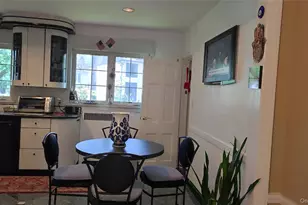 81-77 Utopia Pkwy, Jamaica, NY 11432 - Photo 21