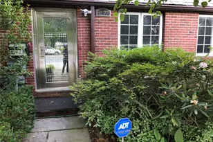 81-77 Utopia Pkwy, Jamaica, NY 11432 - Photo 29