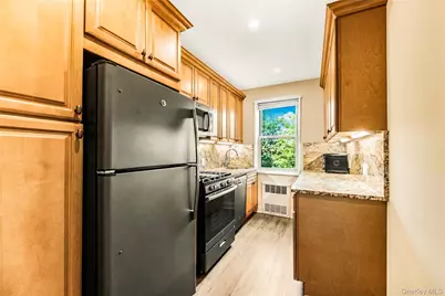 609 Palmer Road #4J, Yonkers, NY 10701 - Photo 9