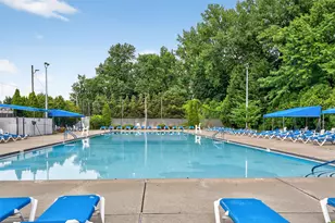 26 Terrace Cir, Great Neck, NY 11021 - Photo 13