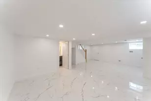 137-20 173rd St, Jamaica, NY 11434 - Photo 19