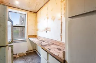 67-30 Clyde St, Forest Hills, NY 11375 - Photo 5