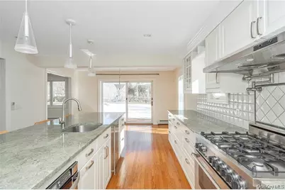 10 Bell Place, Rye Brook, NY 10573 - Photo 13