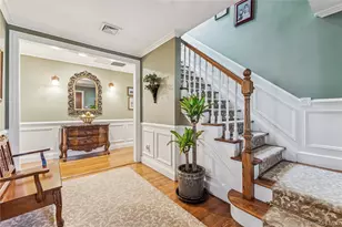 42 Roxen Rd, Rockville Centre, NY 11570 - Photo 3