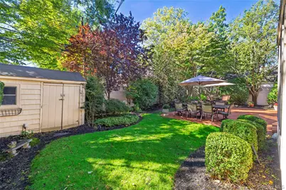 42 Roxen Road, Rockville Centre, NY 11570 - Photo 45