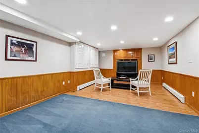 42 Roxen Road, Rockville Centre, NY 11570 - Photo 35