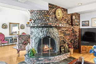 2 Johnson Dr, Brightwaters, NY 11718 - Photo 9