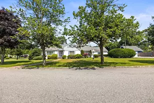 2 Johnson Dr, Brightwaters, NY 11718 - Photo 3