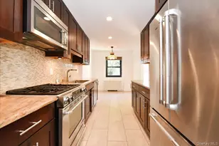 22 Park Pl, Great Neck, NY 11021 - Photo 19