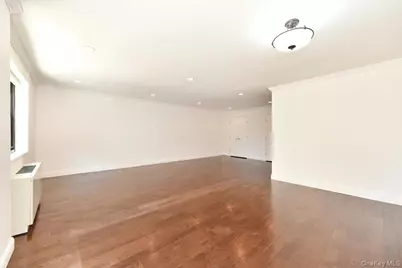 22 Park Place #4C, Great Neck, NY 11021 - Photo 17