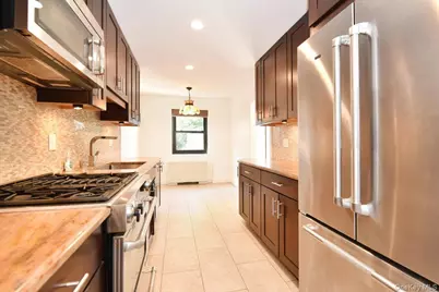 22 Park Place #4C, Great Neck, NY 11021 - Photo 21