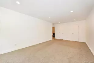 22 Park Pl, Great Neck, NY 11021 - Photo 25