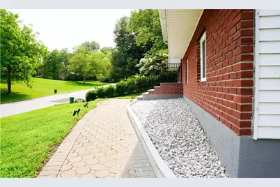 11 Boxwood Close, Hopewell Junction, NY 12533 - Photo 5