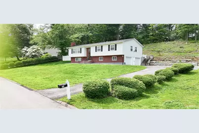 11 Boxwood Close, Hopewell Junction, NY 12533 - Photo 3