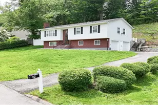 11 Boxwood Close, Hopewell Junction, NY 12533 - Photo 3