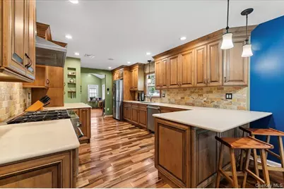 50 Towne Street, Amityville, NY 11701 - Photo 11