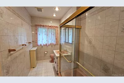 10811 65th Road, Forest Hills, NY 11375 - Photo 19