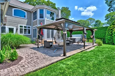 4 Briana Court, East Moriches, NY 11940 - Photo 9