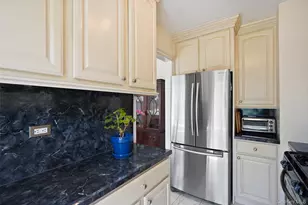 250 Bronxville Rd, Bronxville, NY 10708 - Photo 9