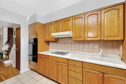 66-48 73rd Place, Middle Village, NY 11379 - Photo 9