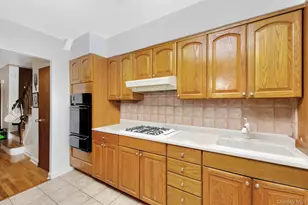 66-48 73rd Pl, Middle Village, NY 11379 - Photo 9