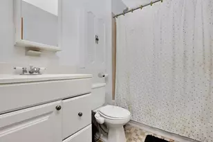 66-48 73rd Pl, Middle Village, NY 11379 - Photo 15