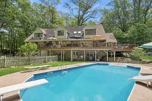 23 Bacon Rd, Saint James, NY 11780 - Photo 7