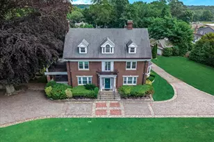 44 Arbor Pl, Glen Cove, NY 11542 - Photo 3