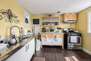 93 Edgewood Ave, Yonkers, NY 10704 - Photo 21