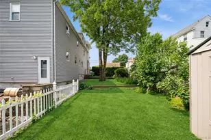 93 Edgewood Ave, Yonkers, NY 10704 - Photo 9