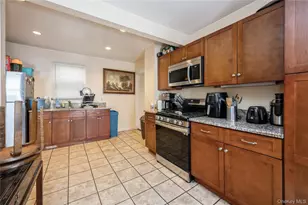 93 Edgewood Ave, Yonkers, NY 10704 - Photo 15