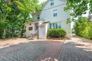 17 Hicks Ln, Great Neck, NY 11024 - Photo 27