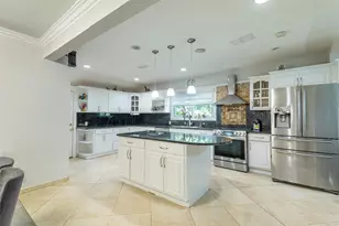 17 Hicks Ln, Great Neck, NY 11024 - Photo 13
