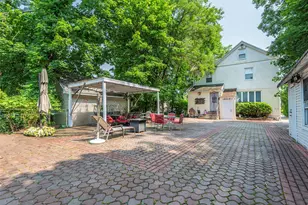 17 Hicks Ln, Great Neck, NY 11024 - Photo 31