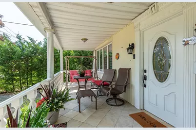 17 Hicks Lane, Great Neck, NY 11024 - Photo 3