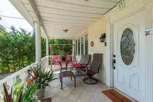 17 Hicks Ln, Great Neck, NY 11024 - Photo 3