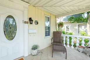 17 Hicks Ln, Great Neck, NY 11024 - Photo 5